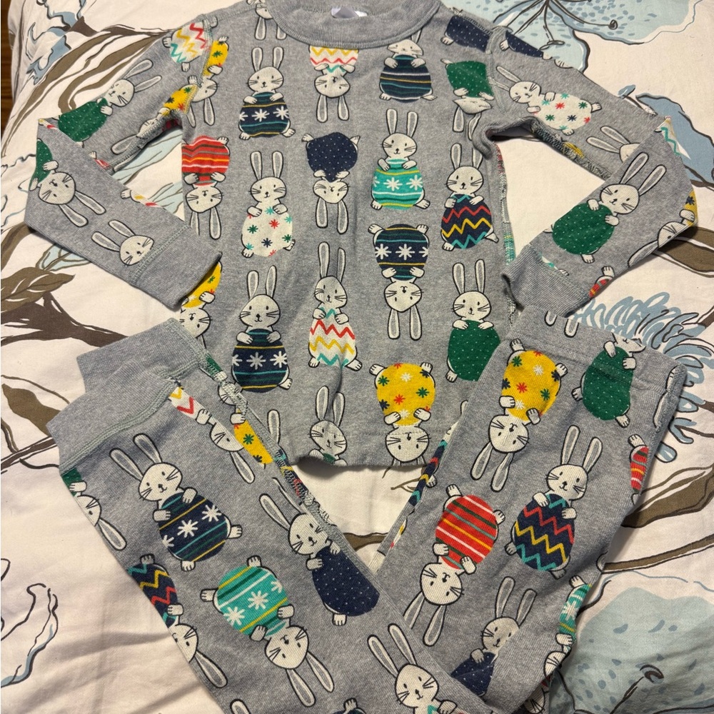 Hanna Andersson Gray Bunny Print Pajama Set